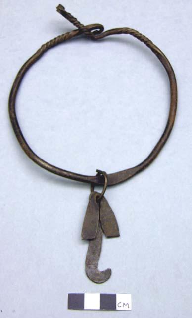 Iron necklet with iron pendants