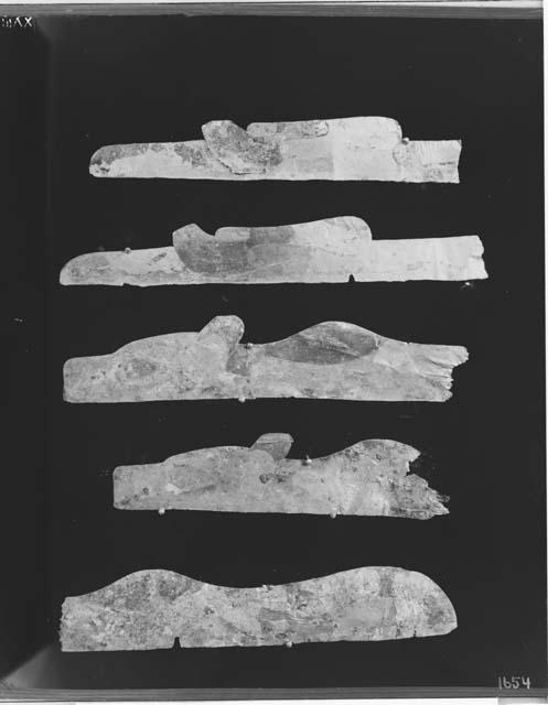 Mica effigies of birds and bears from altar of mound 3