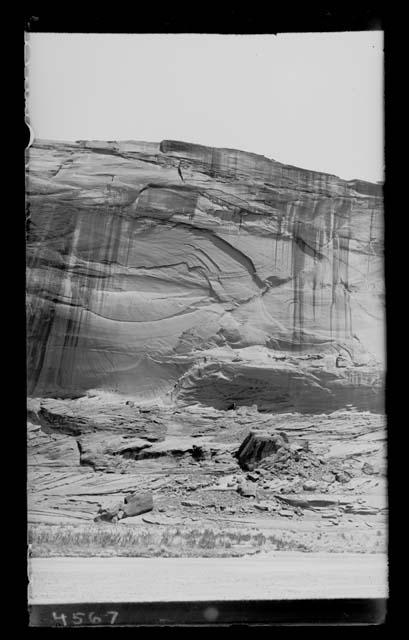 Ruin between Antelope House and west entrance to Canyon del Muerto