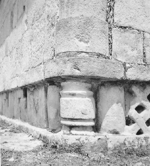 Decorated podium at SE corner of Temple of Three Lintels, Str. 7B3