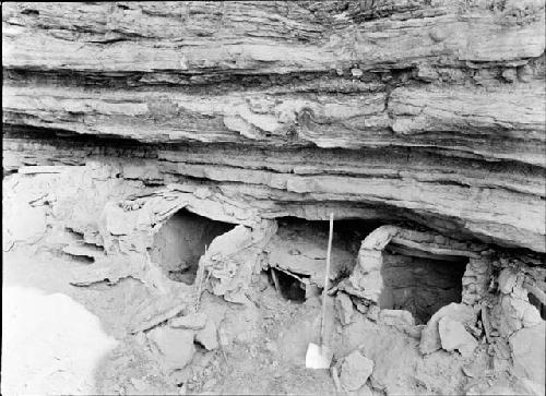 Granaries at site FL-4-5 -- excavated