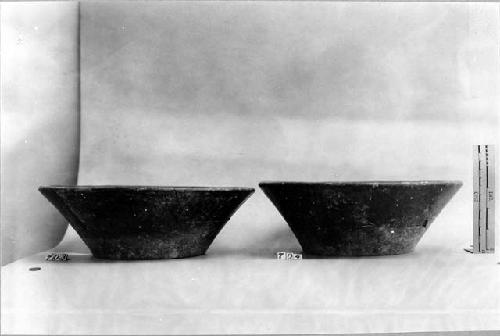 Small bowls - by Bunir. C.I.W. Pub. 477, Pl. 82f, g