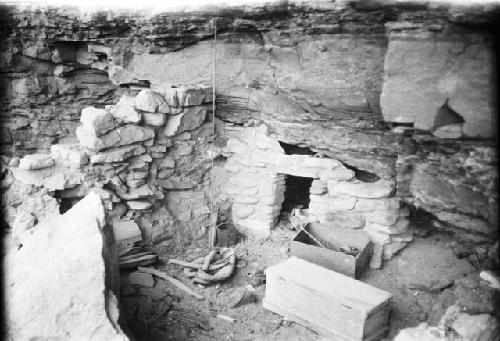 House Under Excavation, Site H-7-3