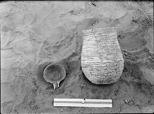 Pots 2 and 5, Burial 8, Ab7-5