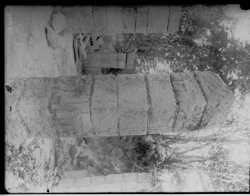 Excavation in chamber of upper tier of the mound of the painted columns - Chiche