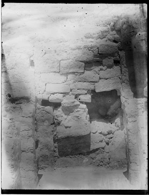 Group II, ruin B - sealed entrance to rooms 2, 3