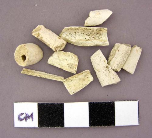 Ceramic, pipe stem, fragments, white