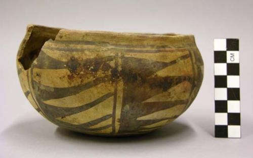 Bowl, polacca polychrome style c. int: splatter design; ext: linear design. 8.5