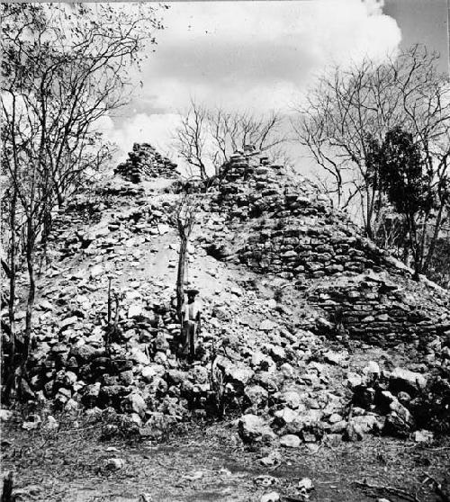 Pyramid terraces on west side, Structure Q-58