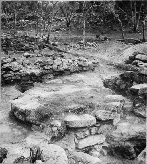 Excavated platform, Structure Q-59b