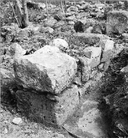 South pier at center of colonade, Structure Q-87