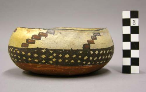 Bowl, polacca polychrome style c. int: splatter design; ext: linear design. 5.9