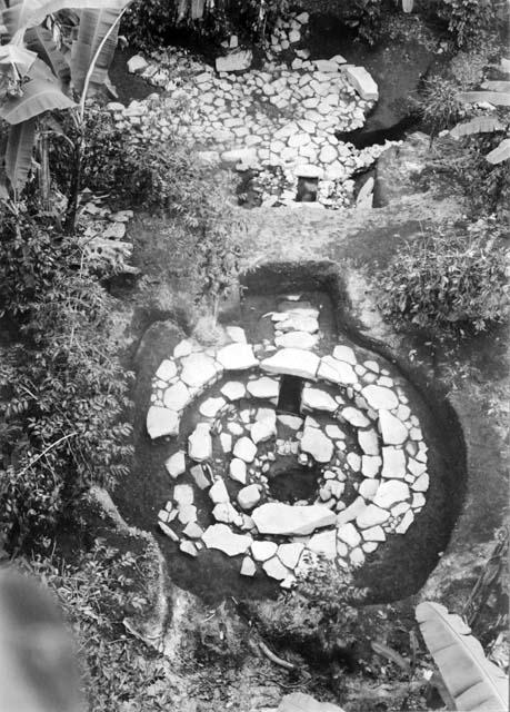 Underground passage and flagstone-paved terrace, Round Structure in La Gruta