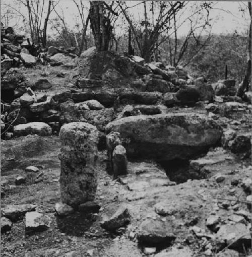 Itzmal Ch'en round altar In front of Structure H-16