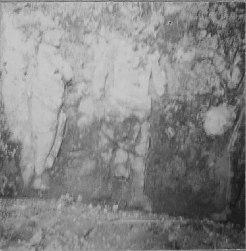 Stucco figures at rear wall of tomb at Comalcalco