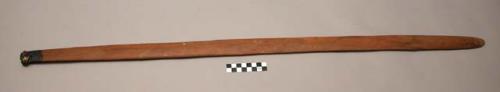 Spear thrower, straight lath form