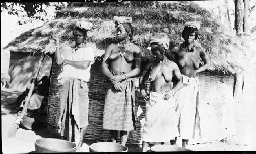 Enslaved Foulah women, water carriers - Bantanding