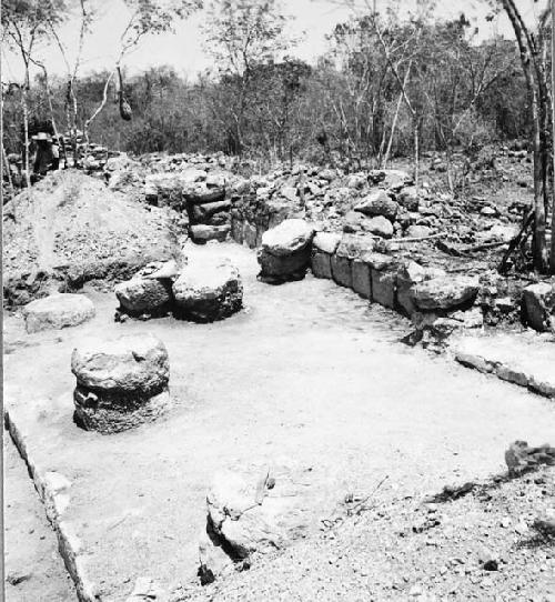 Central portion of colonnade, Structure Q-97