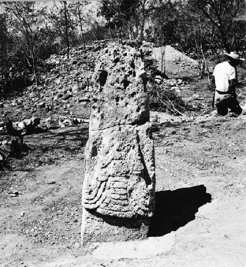 Monument on frontal terrace of Colonnade, Structure Q-97