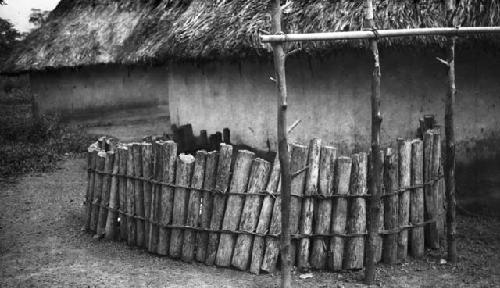 Chief's grave, half-grebo, Kunebo clan