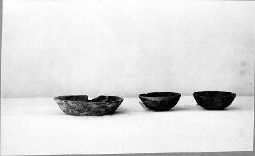 Small bowls, 3.