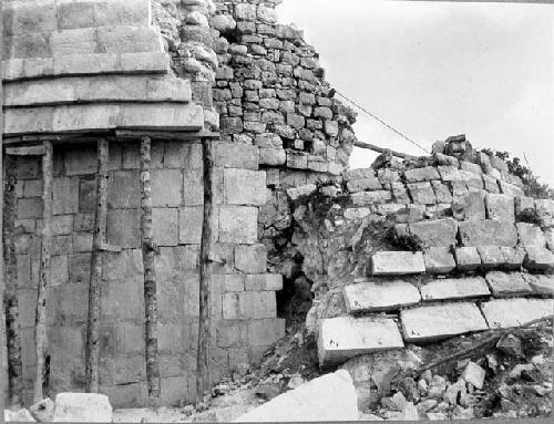 Caracol. showing 5-member cornice fallen to E.