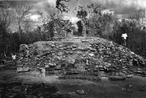 Round temple with stelae in situ, Str. Q-126