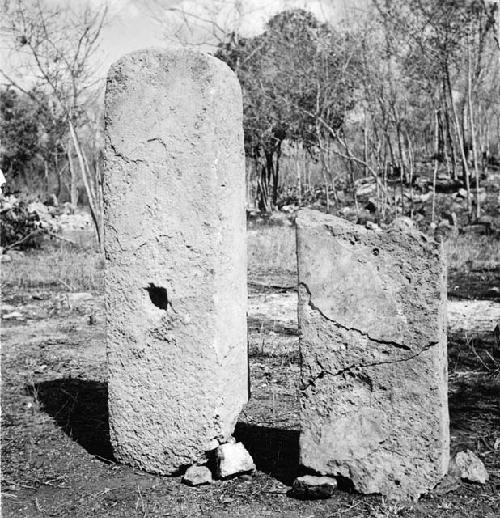 Plain stelae, Str. Q-126