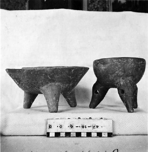 Two Tripodal Dichrome Bowls