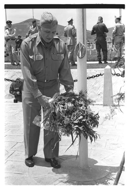 General Whitcomb places wreath at Memorial Day ceremony