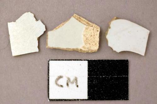 Ceramic, pearlware, plain, sherds of different shapes
