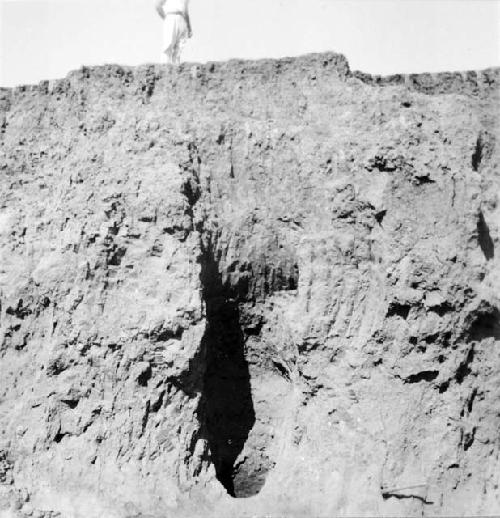 Close-up of severely burned post-hole, Mound D-III-10