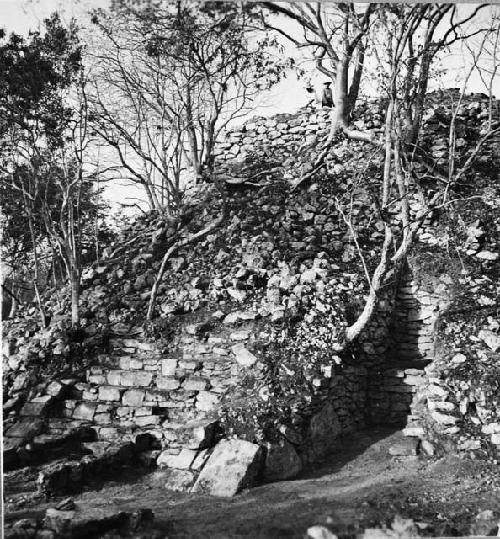 Stairway, Structure Q-58