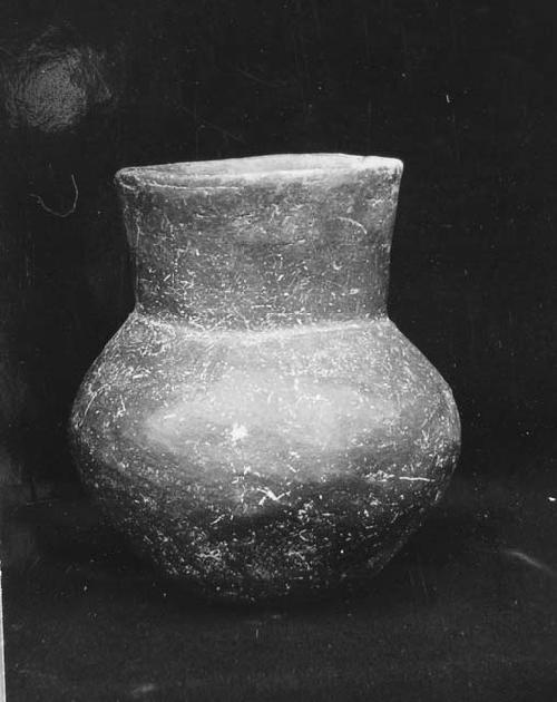 Mayapan redware jar-cache below circular altar, base of N. stairway of Castillo