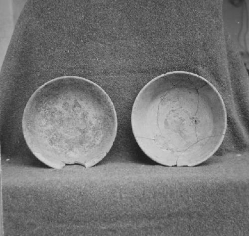 2 Puuc med. slate tripod dishes