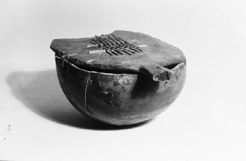 Imitation of a Calabash harp