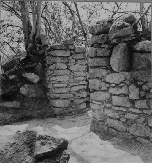 Round temple, , front or east room, Structure Q214