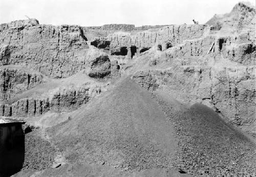 Mound E - 3 -3; East side