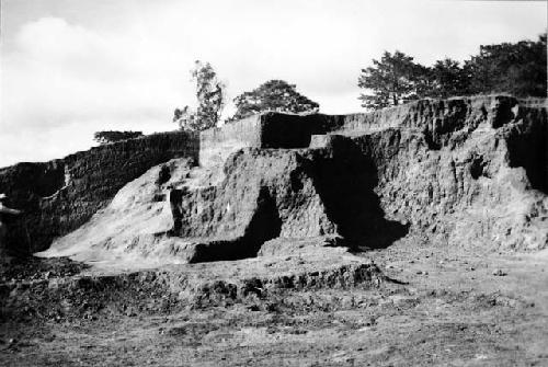 General view of excavations in northeast corner, Mound C-III-10