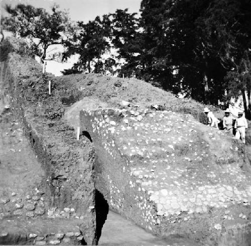 Mound B- South penetrating trench and remains of structures