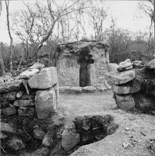 Central shrine, Structure H-18, from north