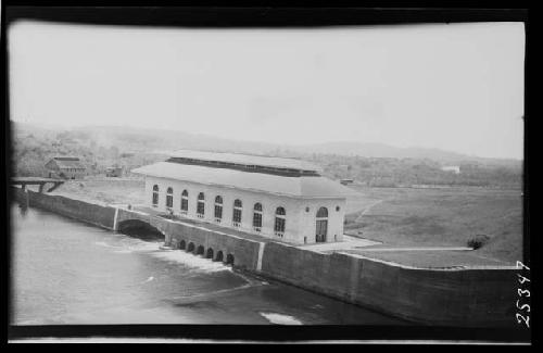 Scenes along the Panama Canal