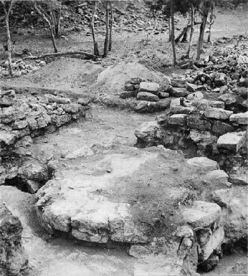 Excavated platform, Structure Q-59b