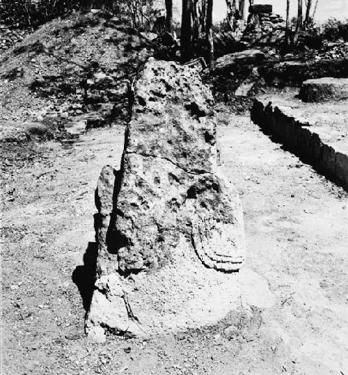 Monument on frontal terrace of Colonnade,Structure Q-97