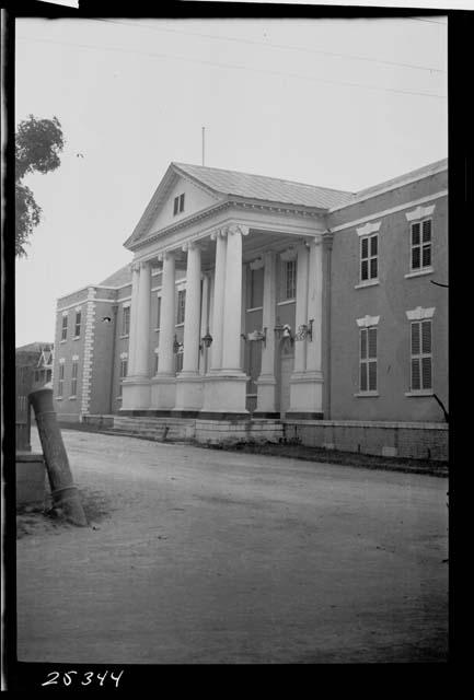 Building in urban setting