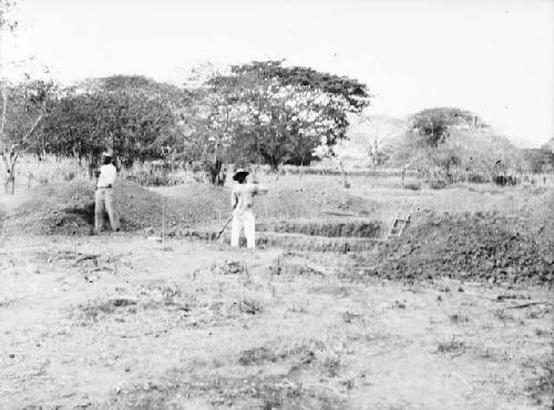 Excavation I-31, enlarging pit to the east