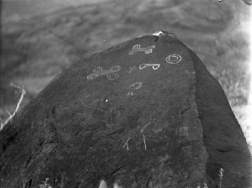 Painted figures on east side of rock, Piedra Pintada