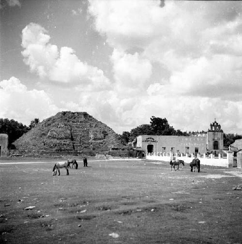 Plaza and mound at Acanceh