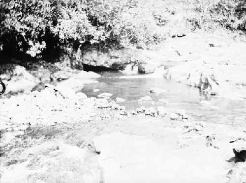 View of fish dam and discarded trap, Rio Tabasara, Branch