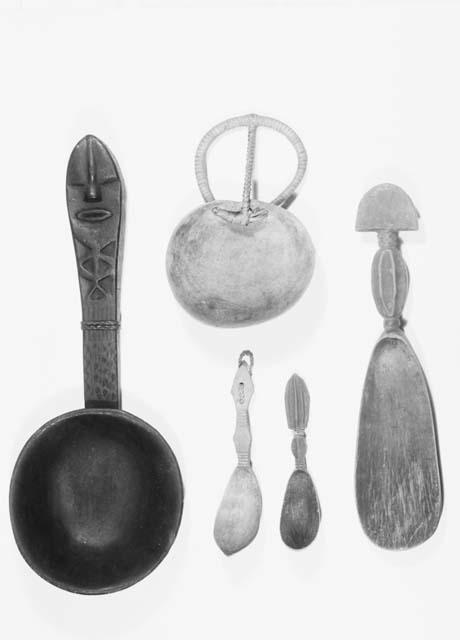 Wooden spoons and gourd ladles